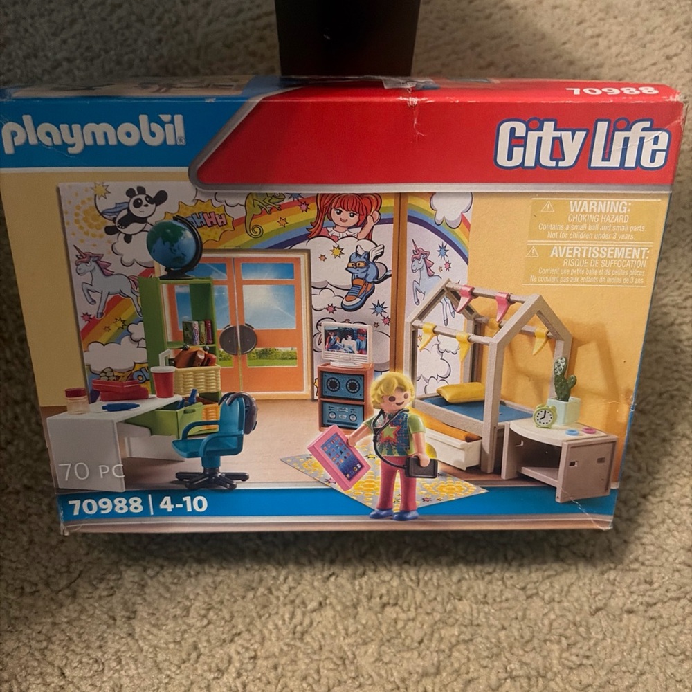 Playmobil City Life Deluxe Teenager's Room Building Set 70988 NEW